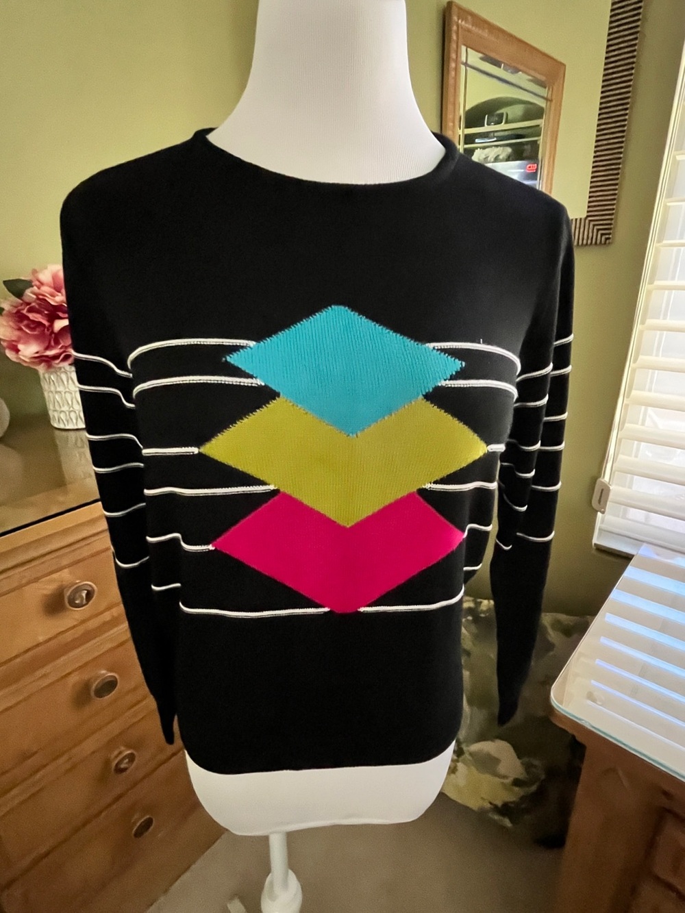 Liz Claiborne Black Knit Top with Crew Neck